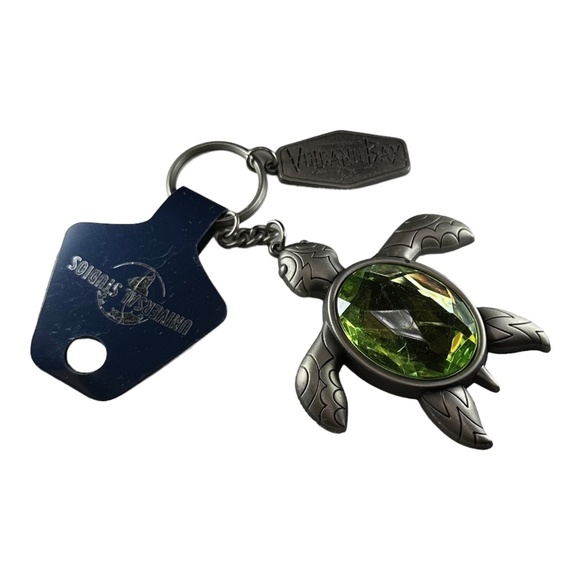 Universal Studios Volcano Bay Turtle Keychain - Picture 1 of 1
